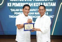 Wali Kota Batam Amsakar Achmad bersama Kepala Staf Kepresidenan (KSP), Jenderal TNI (Purn) AM Putranto. Foto: INIKEPRI.COM