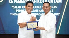 Wali Kota Batam Amsakar Achmad bersama Kepala Staf Kepresidenan (KSP), Jenderal TNI (Purn) AM Putranto. Foto: INIKEPRI.COM