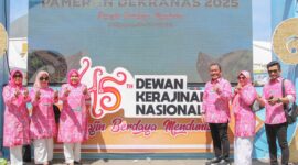Ketua Dewan Kerajinan Nasional Daerah (Dekranasda) Kota Batam, Hj. Erlita Amsakar hadir langsung pada puncak acara Hari Ulang Tahun (HUT) ke-45 Dewan Kerajinan Nasional (Dekranas) di Kota Balikpapan, Kalimantan Timur, Rabu 10 Juli 2025. Foto: INIKEPRI.COM/Media Center Batam 