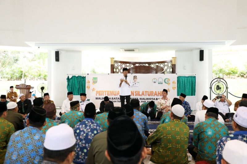 Amsakar dalam silaturahmi sekaligus penandatanganan amprah insentif Kecamatan Batam Kota, Nongsa, dan Sei Beduk di Masjid Tunwirun Naja (Tanjak), Bandara Hang Nadim, Selasa (15/7/2025). Foto: INIKEPRI.COM/Media Center Batam 