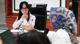 Forum Penataan Ruang Daerah (FPRD) Kota Batam menyetujui 30 Permohonan Persetujuan Kesesuaian Kegiatan Pemanfaatan Ruang (PKKPR) di Kota Batam. Persetujuan tersebut diberikan melalui rapat pertimbangan FPRD yang dipimpin Sekretaris Daerah Kota Batam, Jefridin, M.Pd. di ruang rapat Hang Nadim Kantor Walikota, Rabu (16/07/2025). Foto: INIKEPRI.COM/Media Center Batam 