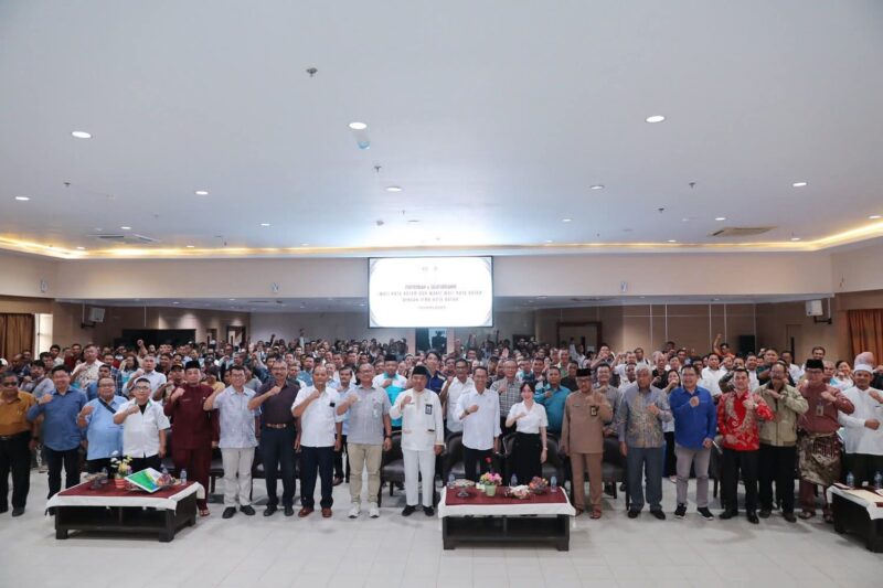 silaturahmi antara Wali Kota Batam, Amsakar Achmad dan Wakil Wali Kota Batam, Li Claudia Chandra bersama Ikatan Pendeta Menetap Batam (IPMB). Foto: INIKEPRI.COM/Media Center Batam 