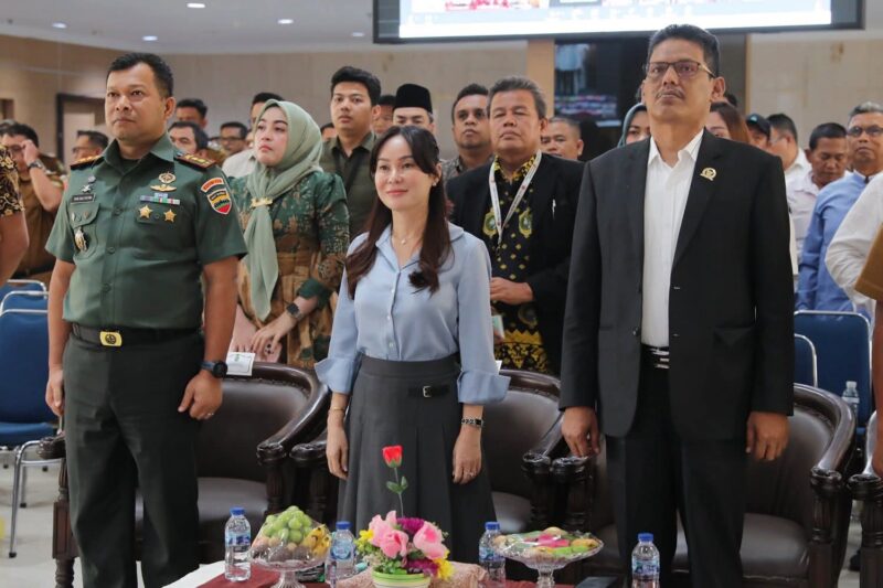 Wakil Wali Kota Batam, Li Claudia Chandra menghadiri peluncuran kelembagaan 80.000 Koperasi Desa/Kelurahan Merah Putih dalam rangkaian peringatan Hari Koperasi Nasional (Harkopnas) ke-78 yang digelar secara virtual, Senin (21/7/2025). Foto: INIKEPRI.COM/Media Center Batam
