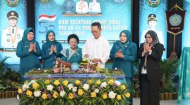 Wali Kota Batam, H. Amsakar Achmad, menghadiri peringatan Hari Kesatuan Gerak (HKG) PKK ke-53 tingkat Kota Batam yang digelar di Aula Engku Hamidah, Lantai IV Kantor Wali Kota Batam, Senin (28/7/2025). Foto: INIKEPRI.COM