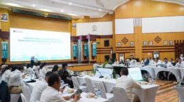 Diksusi publik yang bertajuk “Sinergi dan Kolaborasi dalam Mendukung Keberlangsungan Energi” ini dilaksanakan di Kantor Korporat PLN Batam pada Senin (30/6). Foto: INIKEPRI.COM