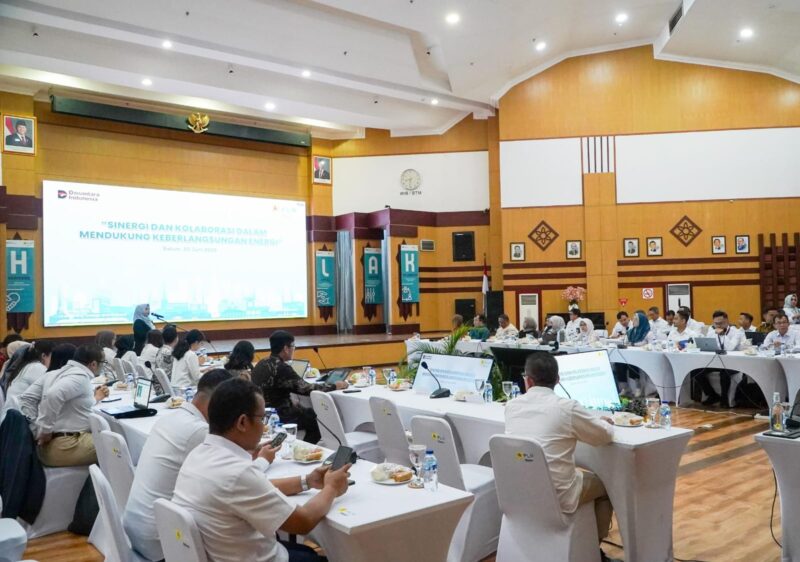 Diksusi publik yang bertajuk “Sinergi dan Kolaborasi dalam Mendukung Keberlangsungan Energi” ini dilaksanakan di Kantor Korporat PLN Batam pada Senin (30/6). Foto: INIKEPRI.COM