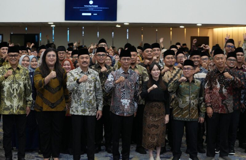 Kepala BP Batam, Amsakar Achmad melantik 93 Pejabat Tingkat III dan 204 Pejabat Tingkat IV di lingkungan BP Batam pada Jum'at (4/7/2025) di Balarungsari BP Batam. Foto; INIKEPRI.COM/BP Batam 