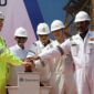 Kepala BP Batam, Amsakar Achmad menyambut baik pelepasan proyek Empire Wind (Wind Tower) ke Amerika Serikat di Seatrium Batam Yard, Kawasan Industri Terpadu Kabil, Senin (7/7/2025). Foto: INIKEPRI.COM/BP Batam 