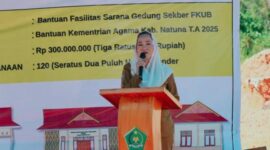 Bupati Natuna Cen Sui Lan saat menyampaikan kata sambutan pada pembangunan Gedung Sekretariat Bersama Forum Kerukunan Umat Beragama (FKUB). Foto: INIKEPRI.COM/NatunaKab 