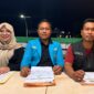 Dari kiri ke kanan: Sekretaris OC Irma, Ketua OC Budi, dan Ketua SC Adil Waraney. Foto: INIKEPRI.COM