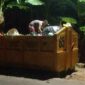 Pemerintah Kota Tanjungpinang membangun lampu penerangan pada sepuluh kontainer sampah yang tersebar di berbagai wilayah di Tanjungpinang. Foto: INIKEPRI.COM