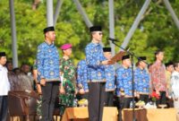 Kepala BP Batam/Wali Kota Batam Amsakar Achmad, memimpin upacara peringatan Hari Koperasi Nasional ke-78 yang berlangsung di Dataran Engku Putri, Senin (14/7/2025). Foto: INIKEPRI.COM/BP Batam