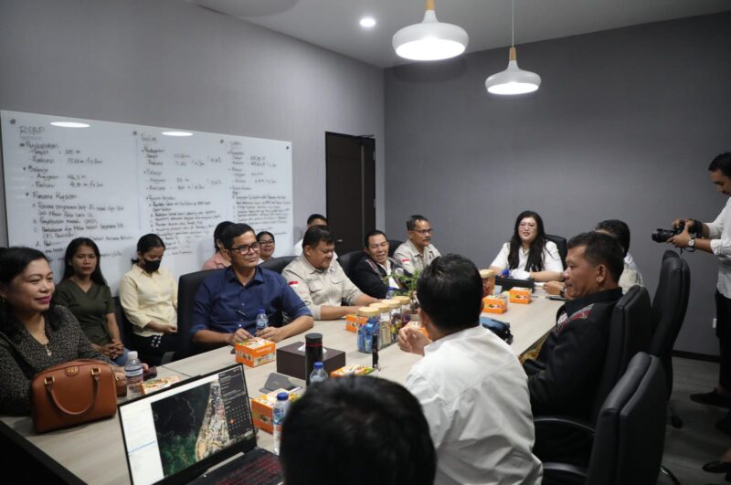 Ariastuty saat menerima audiensi dan silaturahmi Banjarnahor Kota Batam di ruang rapat nya pada Selasa, (15/7/2025) pagi. Foto: INIKEPRI.COM/BP Batam 