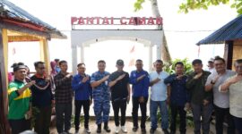 Kepala BP Batam sekaligus Wali Kota Batam, Amsakar Achmad, secara resmi membuka Festival Mancing Ngarong V di Pantai Camar Teluk Mata Ikan, Nongsa, Minggu (20/7/2025), dalam rangka memperingati Hari Bakti TNI AU ke-78. Foto: INIKEPRI.COM/BP Batam
