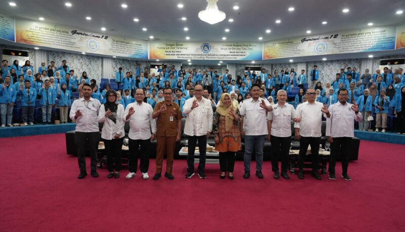 Anggota/Deputi Bidang Kebijakan Strategis dan Perizinan BP Batam, Sudirman Saad menjadi narasumber dalam kegiatan pembekalan Kuliah Kerja Nyata (KKN) mahasiswa Universitas Maritim Raja Ali Haji (UMRAH), pada Senin (21/7/2025). Foto: INIKEPRI.COM/BP Batam 