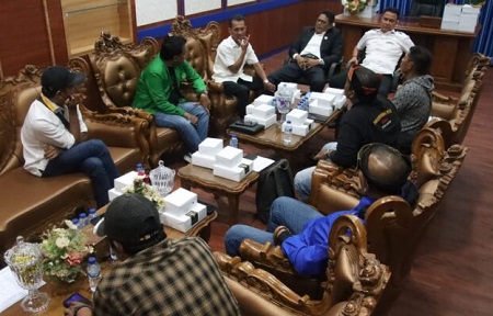 Ketua DPRD Kota Batam, H. Muhammad Kamaluddin, menerima kunjungan kehormatan dari jajaran pengurus Aliansi Melayu Tempatan Bersatu (GAMAT) pada Senin (21/7/2025) di ruang kerjanya. Foto: INIKEPRI.COM