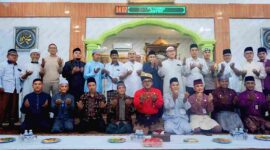 Wali Kota Tanjungpinang, Lis Darmansyah meresmikan Masjid Nur Arridwan yang semula berstatus sebagai Surau. Berlokasi di Jalan Sidorejo, Gg. Irian 1 Kelurahan Seijang, Jumat (25/7/2025). Foto: INIKEPRI.COM
