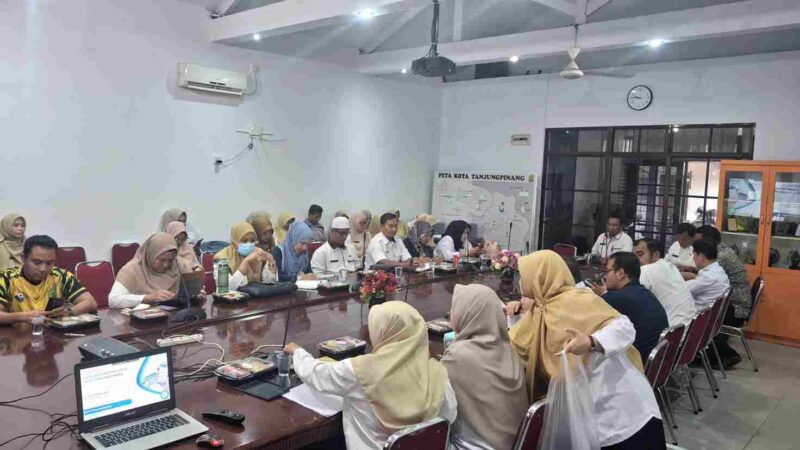 Dinas Kesehatan, Pengendalian Penduduk, dan Keluarga Berencana (Dinkes Dalduk dan KB) Kota Tanjungpinang mengimbau masyarakat kurang mampu yang belum memiliki jaminan kesehatan agar segera mendaftarkan diri sebagai peserta BPJS Kesehatan. Foto: Dinkes Tanjungpinang 