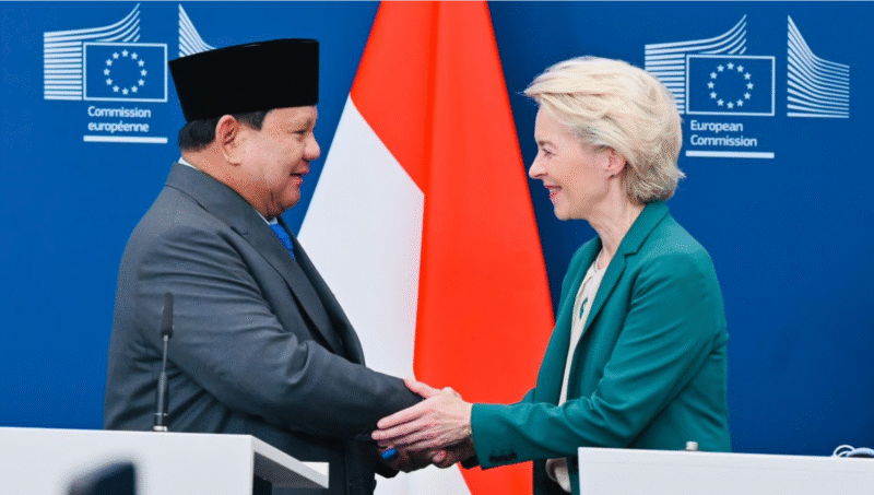 Presiden Republik Indonesia, Prabowo Subianto, melakukan pertemuan dengan Presiden Komisi Eropa, Ursula von der Leyen, di Kantor Pusat Uni Eropa, Gedung Berlaymont, Brussel, Belgia, pada Minggu (13/7/2025). Foto: BPMI Setpres/Laily Rachev