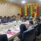Wali Kota Tanjungpinang, Lis Darmansyah, memimpin Focus Group Discussion (FGD) bersama Forum Kewaspadaan Dini Masyarakat (FKDM) Kota Tanjungpinang, di ruang rapat Besar Lembaga Adat Melayu (LAM) Provinsi Kepulauan Riau, Jumat (4/7/2025). Foto: INIKEPRI.COM