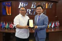 Deputi Bidang Investasi dan Pengusahaan BP Batam, Fary Francis menerima kunjungan Calon Investor dari Korea Selatan, Kim Junghyeon pada Selasa (8/7/2025) di Marketing Centre BP Batam. Foto: INIKEPRI.COM/BP Batam 