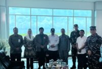 Pemerintah Daerah Kabupaten Natuna menyambut kedatangan Kepala Biro Sarana dan Prasarana (Sarpras) Badan Keamanan Laut Republik Indonesia (Bakamla RI), Laksamana Pertama Agung Setiawan, M.Han, beserta rombongan dalam kunjungan kerja ke Natuna, Rabu (16/7/2025). Foto: INIKEPRI.COM/NatunaKab 