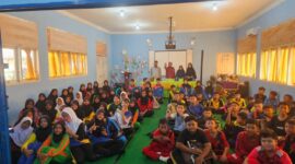 Satresnarkoba Polres Lingga menggelar kegiatan sosialisasi di SMP Negeri 1 Dabo Singkep, Kamis (17/7/2025). Foto: INIKEPRI.COM