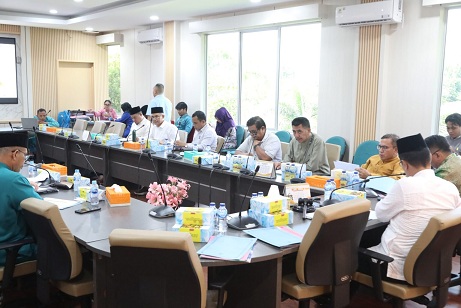 Badan Anggaran (Banggar) DPRD Kota Batam menggelar rapat evaluasi terhadap realisasi anggaran Pemerintah Kota Batam tahun 2025.Foto: Istimewa