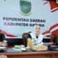 Bupati Natuna Cen Sui Lan saat mengikuti Rapat Koordinasi Pemenuhan Kebutuhan Dokter Spesialis se-Provinsi Kepri bersama Gubernur Kepulauan Riau Ansar Ahmad secara daring dari Kantor Bupati Natuna, Kamis (3/7/2025). Foto: Istimewa 