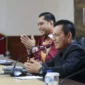 Gubernur Ansar Ahmad didampingi Kadis Koperasi dan UMKM Riki Rionaldi, memimpin Rapat Koordinasi Persiapan Peluncuran KDMP tingkat Provinsi Kepulauan Riau, Rabu (16/7/2025). Foto: INIKEPRI.COM/KepriProv 