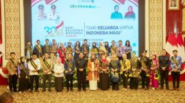 Gubernur Kepulauan Riau, H. Ansar Ahmad, secara resmi membuka Peringatan Hari Keluarga Nasional (HARGANAS) ke-32 Tingkat Provinsi Kepulauan Riau yang digelar di Aula Wan Seri Beni, Dompak, Rabu (16/7). Foto: INIKEPRI.COM/KepriProv 