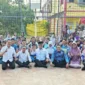 Wagub Kepri Nyanyang Haris Pratamura (tengah) berfoto bersama Kadisdik Kepri Andi Agung, para siswa serta tenaga pendidik dan kependidikan SMA Negeri 21 Batam, Kamis (24/7/2025). Foto: INIKEPRI.COM/KepriProv 