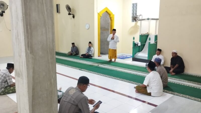 Rangkaian kegiatan Maghrib Keliling kembali dilaksanakan di Kecamatan Subi. Kali ini, giliran Masjid Al-Jannah Desa Subi Besar yang menjadi tuan rumah pada Rabu malam (27/8/2025). Foto: INIKEPRI.COM