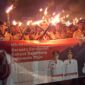 Murid MTs Negeri Lingga mengikuti pawai obor. Foto: INIKEPRI.COM