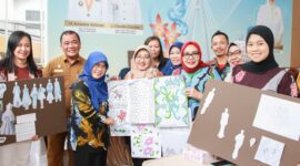 Ketua TP-PKK Kota Batam sekaligus Ketua Dekranasda Batam, Hj. Erlita Amsakar, membuka secara resmi Pelatihan Fashion Design yang digelar di Gedung Dekranasda Kota Batam, Senin (5/8/2025). Foto: INIKEPRI.COM/Media Center Batam 