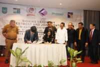 Penandatanganan nota kesepahaman (MoU) itu berlangsung di Ballroom Hotel Santika, Batam Centre, Senin (4/8/2025), dan dihadiri langsung oleh Wali Kota Batam sekaligus Kepala BP Batam, Amsakar Achmad. Foto: INIKEPRI.COM