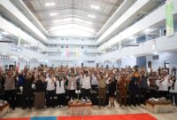 Wali Kota Batam, Amsakar Achmad, membuka secara resmi Job Fair Batam 2025 di Kampus Universitas Putera Batam (UPB) Tembesi, Selasa (5/8/2025). Foto: INIKEPRI.COM