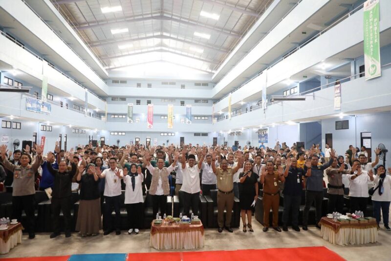 Wali Kota Batam, Amsakar Achmad, membuka secara resmi Job Fair Batam 2025 di Kampus Universitas Putera Batam (UPB) Tembesi, Selasa (5/8/2025). Foto: INIKEPRI.COM