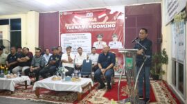 Wali Kota Batam, Amsakar Achmad, membuka Turnamen Domino Tingkat Kecamatan Batuaji Tahun 2025 di halaman Kantor Kecamatan Batuaji, Minggu (10/8/2025) malam. Foto: INIKEPRI.COM