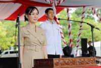 Wakil Wali Kota Batam, Li Claudia Chandra, meninjau langsung persiapan pelaksanaan upacara penaikan dan penurunan bendera peringatan Hari Ulang Tahun (HUT) ke-80 Kemerdekaan Republik Indonesia, yang akan digelar pada 17 Agustus 2025 mendatang di Dataran Engku Putri. Foto: INIKEPRI.COM/Media Center Batam 