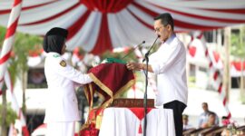 Wali Kota Batam Amsakar Achmad saat gladi bersih upacara HUT RI ke-80. Foto: INIKEPRI.COM