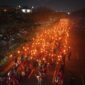 Pawai obor dalam rangka HUT RI ke-80 di Batam. Foto: INIKEPRI.COM