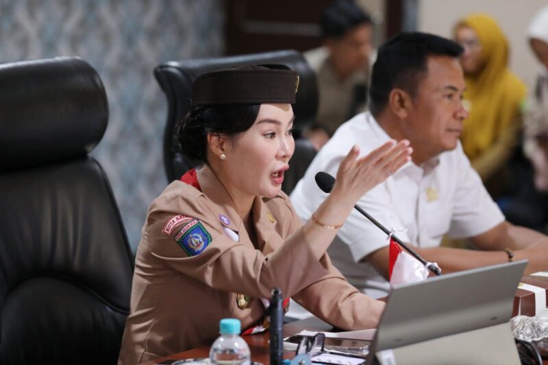 Wakil Wali Kota Batam, Li Claudia Chandra, dalam rapat koordinasi bersama jajaran perangkat daerah, Selasa (19/8/2025) di Kantor Wali Kota Batam. Foto: INIKEPRI.COM