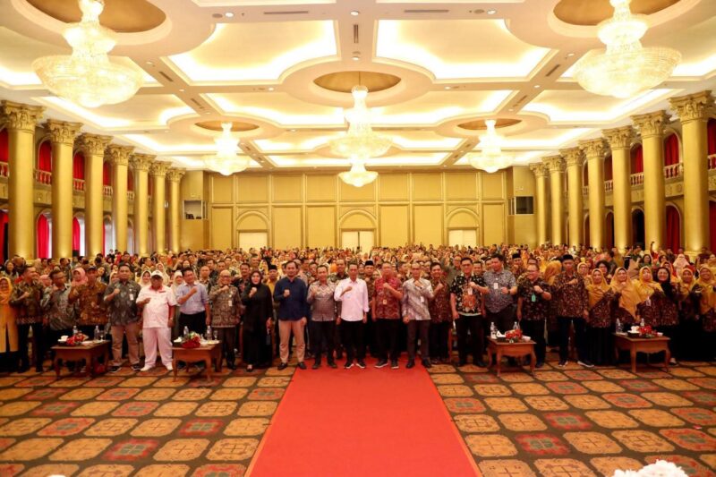 Wali Kota Batam, Amsakar Achmad, bersilaturahmi dengan para kepala sekolah TK, SD, dan SMP se-Kota Batam. Foto: INIKEPRI.COM