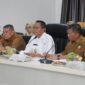 Wali Kota Batam, Amsakar Achmad, saat menghadiri Zoom Meeting Pelaksanaan Verifikasi Lanjutan Kabupaten/Kota Sehat Tingkat Nasional Tahun 2025, di Ruang Rapat Embung Fatimah lantai IV Kantor Wali Kota Batam, senin (25/8/2025). Foto: INIKEPRI.COM
