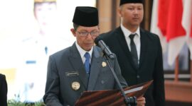 Wali Kota Batam Amsakar Achmad melantik 95 pejabat di lingkungan pemerintah kota Batam. Foto: INIKEPRI.COM