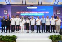 Kepala BP Batam Amsakar Achmad dan Wakil Kepala BP Batam Li Claudia Chandra saat launching dashboard investasi. Foto: INIKEPRI.COM/BP Batam