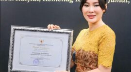Wakil Wali Kota Batam, Li Claudia Chandra hadir mewakili Pemerintah Kota Batam untuk menerima penghargaan yang diberikan oleh Kementerian Pemberdayaan Perempuan dan Perlindungan Anak Republik Indonesia melalui Deputi Bidang Pemenuhan Hak Anak, pada Jumat (8/8/2025) di Auditorium KH. M. Rasjidi, Kementerian Agama RI, Jakarta Pusat. Foto: INIKEPRI.COM/Media Center Batam 