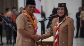 Gubernur Kepulauan Riau, H. Ansar Ahmad, secara resmi melantik Cen Sui Lan dan Pengurus Majelis Pembimbing Cabang (MABICAB) Gerakan Pramuka Kabupaten Natuna Masa Bakti 2025–2030.  Foto: INIKEPRI.COM