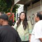 Persoalan distribusi air yang dialami warga Bengkong Pertiwi, direspon cepat oleh Deputi Bidang Pelayanan Umum BP Batam, Ariastuty Sirait, pada Rabu (13/8/2025). Bersama dengan Direktur Badan Usaha SPAM, Fasilitas, dan Lingkungan, Iyus Rusmana serta perwakilan dari PT Air Batam Hilir, Ariastuty menemui perangkat RT dan Warga Bengkong Pertiwi untuk mengetahui persoalan yang terjadi. Foto: INIKEPRI.COM/BP Batam 